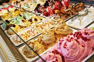 تفاوت تاپینگ بستنی صنعتی و فانتزی