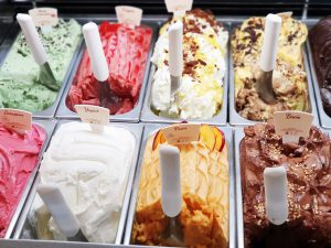 مهمترین ویژگی ها و کاربرد تاپینگ بستنی